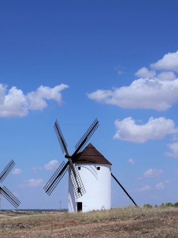 15 Common Mistakes to Avoid in Europe and How to Avoid Them, 10 Reasons Not to Visit Spain And 5 Main Reasons to Visit Spain