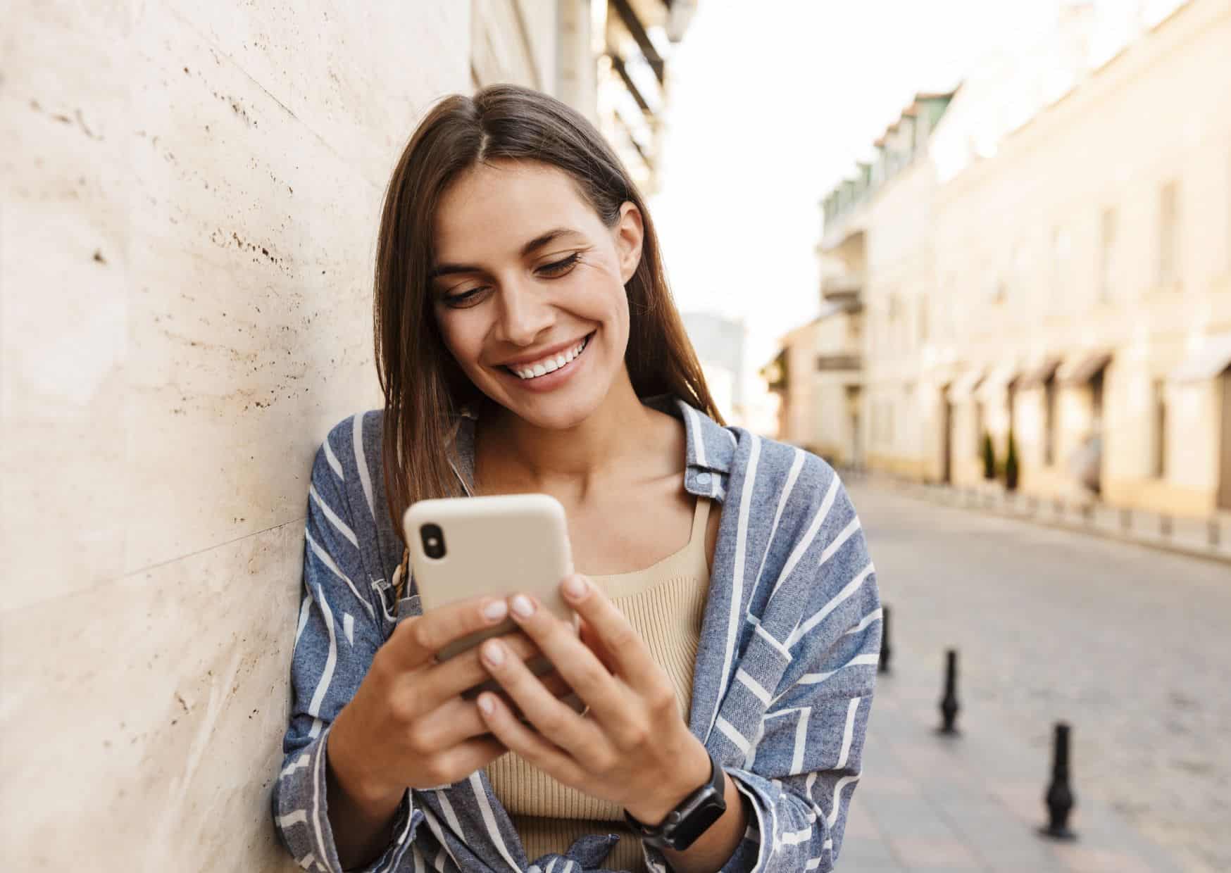 Unique Features of Holafly eSIM: Why You Should Choose It Over Other eSIMs 2 Unique Features of Holafly eSIM: Why You Should Choose It Over Other eSIMs