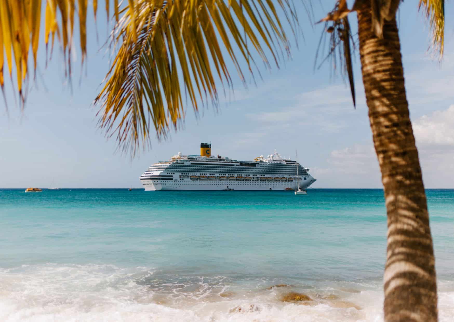 7 Caribbean Tourist Traps That Locals Warn You About (And Where to Go Instead) 3 7 Tourist Traps to Avoid in the Caribbean And How To Avoid Them
