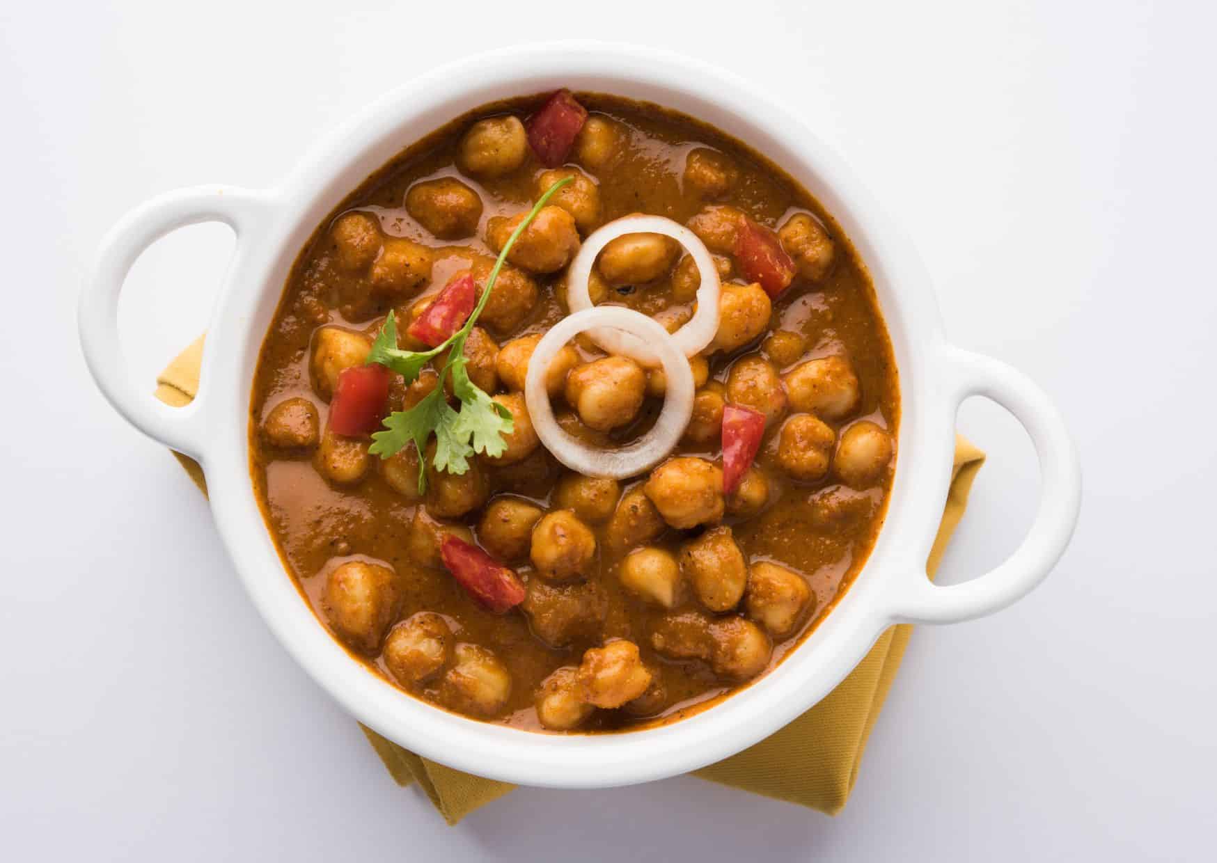 How To Make Chole Bhature Chickpea Curry (Recipe Guide)