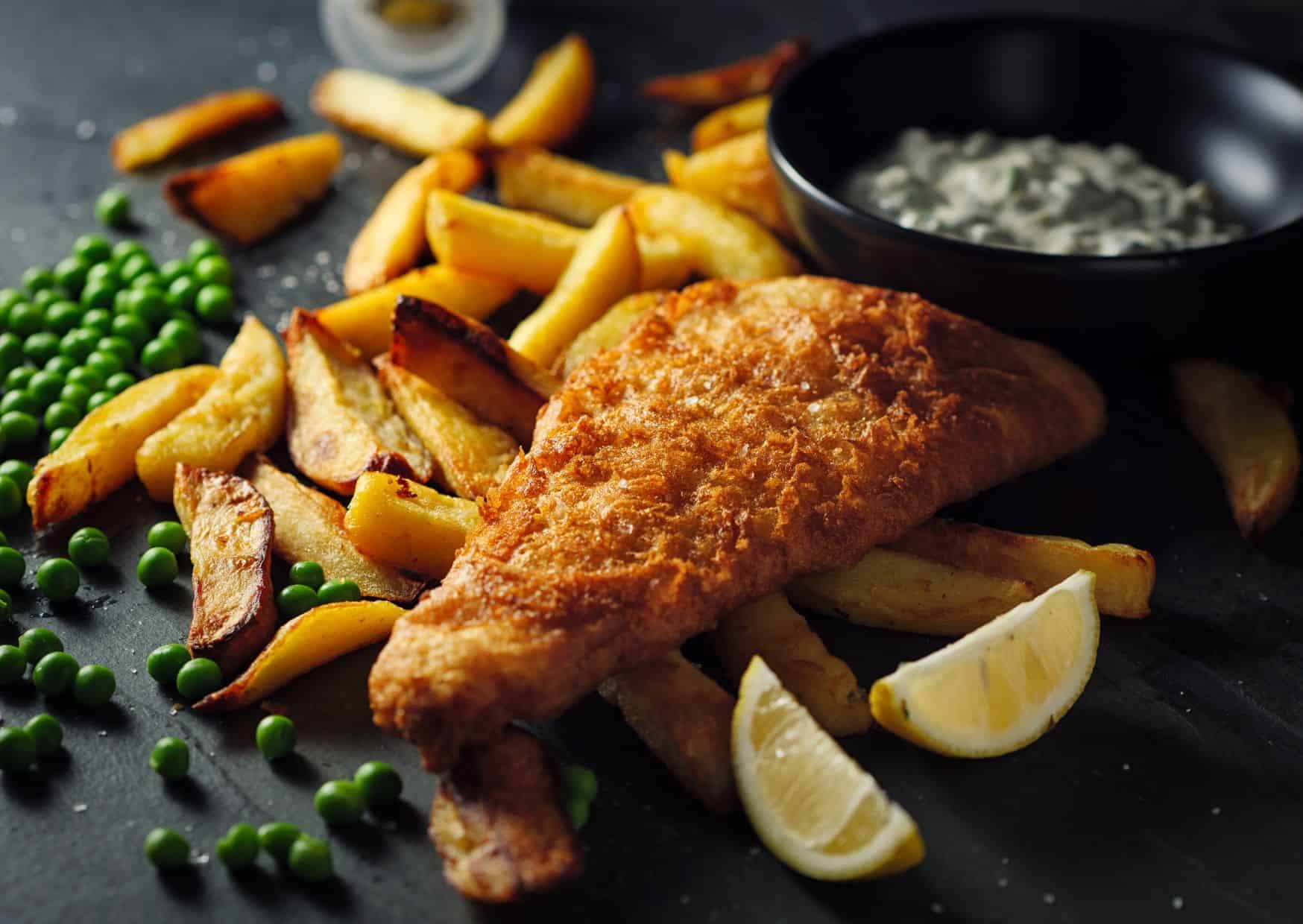 Americans Think British Food Means Fish and Chips: The 10 British Dishes That Make the “Bad British Food” Joke Look Lazy 1 How To Make A Perfect Fish And Chips (Recipe Guide)