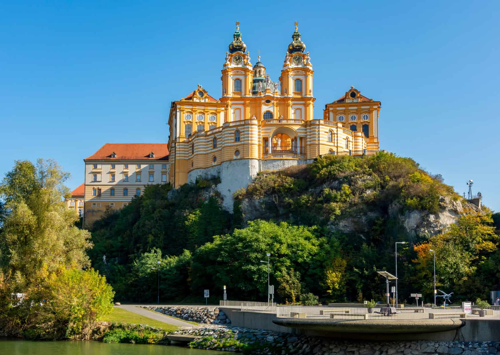 A Tourist Survival Guide to Fall and Winter in Vienna 3 day trips during fall and winter in vienna