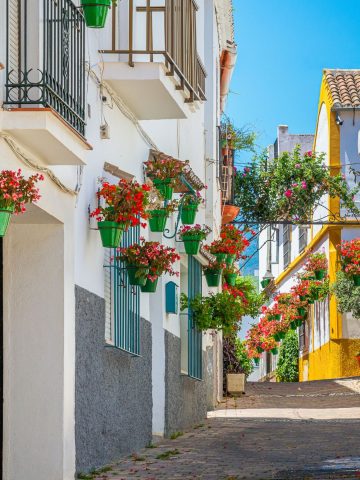 Why Not To Visit Spain: 7 Reasons to Hate Spain and 9 Reasons to Love Spain