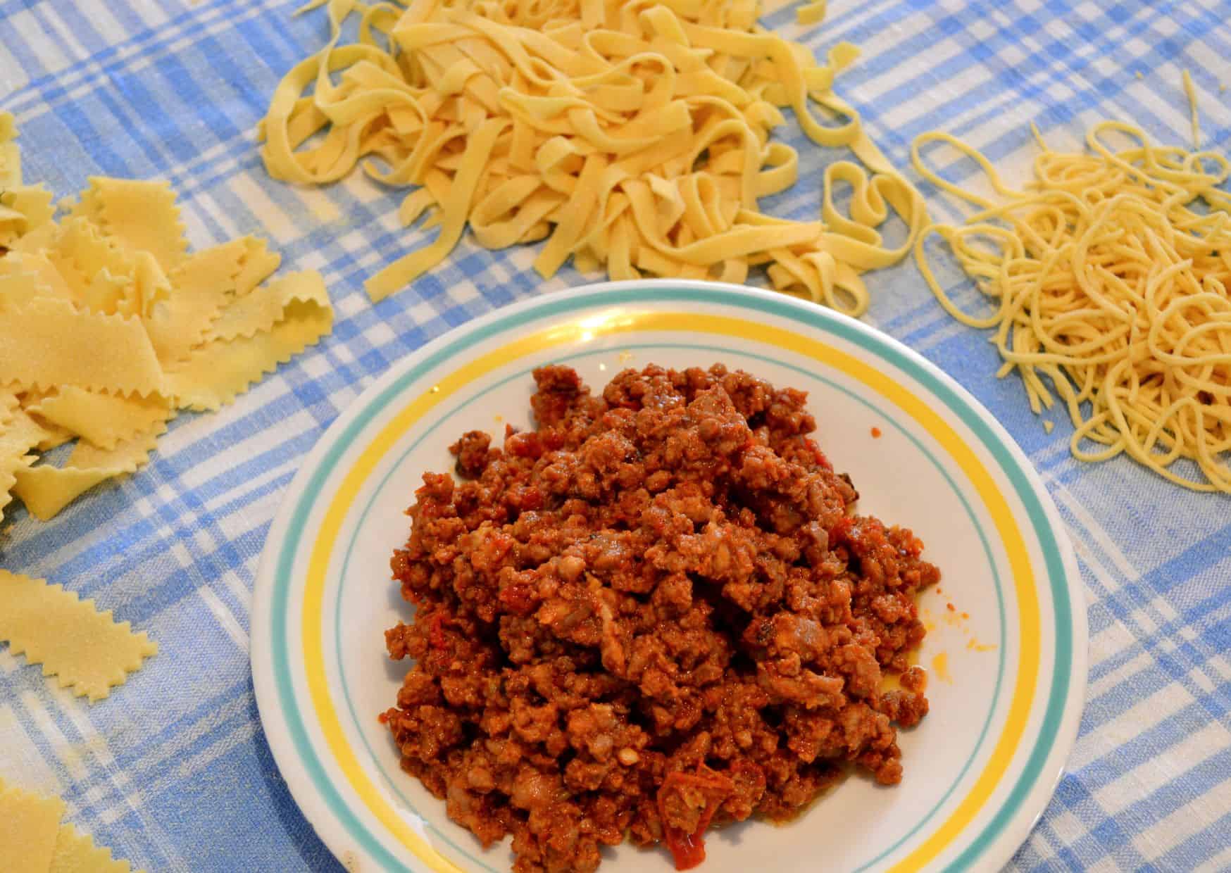 Americans Put Ragù on Spaghetti And Italians Reach for Tagliatelle: How To Make Homemade Tagliatelle Al Ragù Like An Italian Grandmother 2 How to Make Homemade Tagliatelle al Ragù (Recipe Guide)
