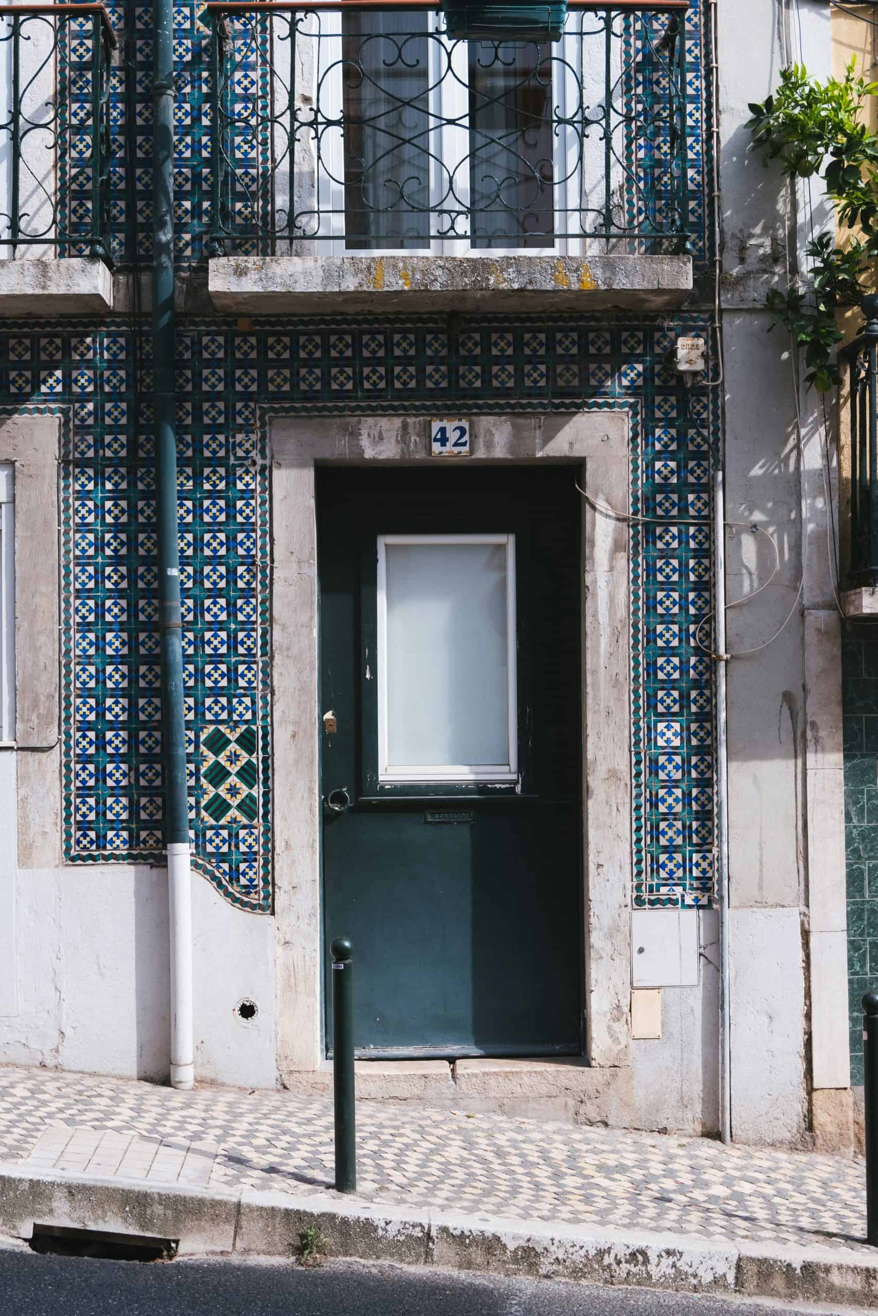 Is Lisbon Worth Visiting? 7 Reasons Why You Should Visit And Reasons Why Not To Visit 5 Is Lisbon Worth Visiting? 7 Reasons Why You Should Visit And Reasons Why Not To Visit, Azulejos in Lisbon Portugal