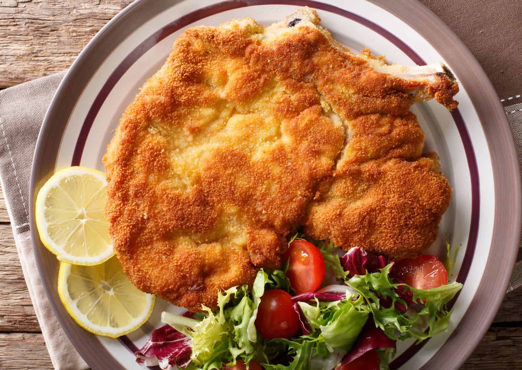 The Milanese Cutlet Tourists Should Be Ordering Instead: How to Make Authentic Cotoletta alla Milanese Like You’re in Milan 1 How To Make Homemade Cotoletta Alla Milanese (Recipe Guide)