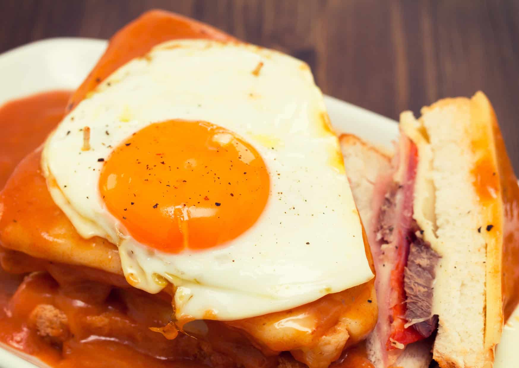 Stop Making Boring Sandwiches: This Francesinha Turns Meat, Cheese, Bread, and Sauce Into Magic 5 How to Make Portuguese Francesinha (Recipe Guide)