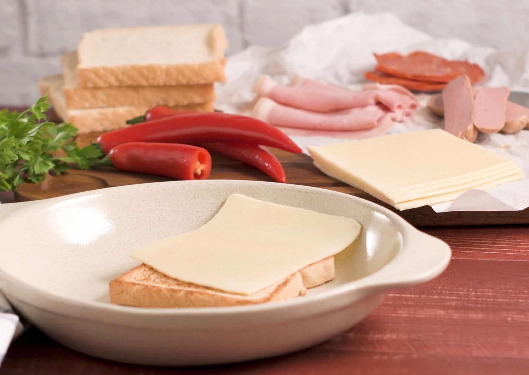 Stop Making Boring Sandwiches: This Francesinha Turns Meat, Cheese, Bread, and Sauce Into Magic 3 How to Make Portuguese Francesinha (Recipe Guide)
