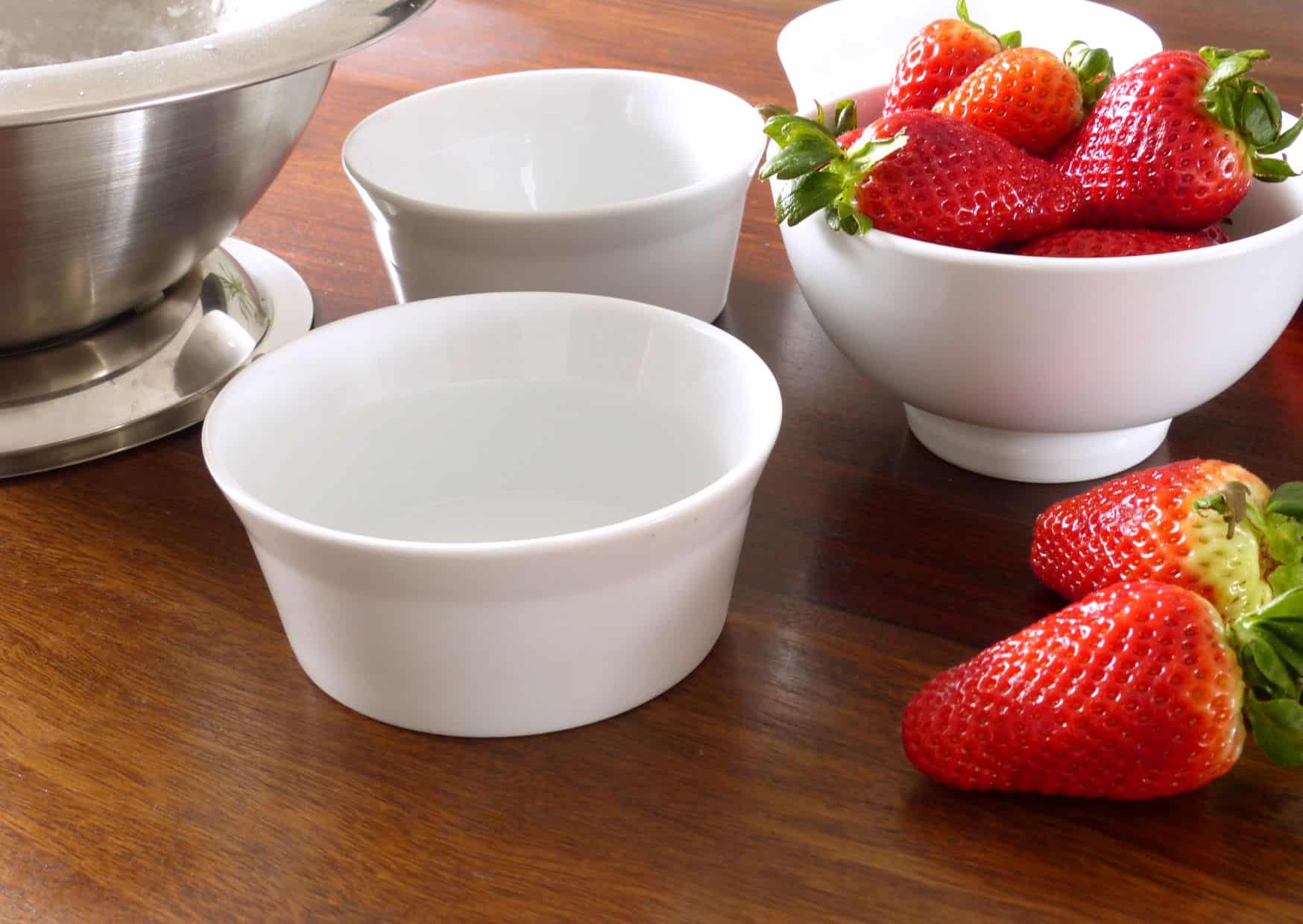 This Classic Italian Dessert Needs Just a Few Ingredients: How to Make Homemade Panna Cotta Like an Italian Chef 2 How To Make Homemade Panna Cotta (Recipe Guide)