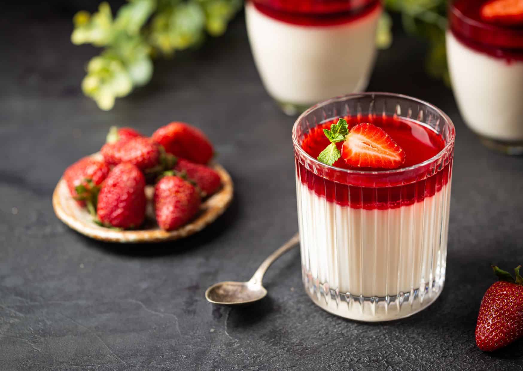 This Classic Italian Dessert Needs Just a Few Ingredients: How to Make Homemade Panna Cotta Like an Italian Chef 6 How To Make Homemade Panna Cotta (Recipe Guide)