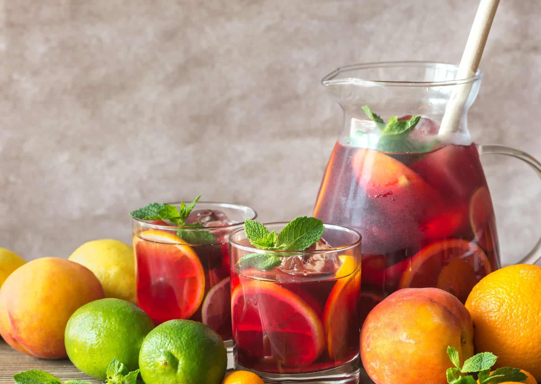 How Spaniards Make Sangria Without Turning It Into Fruit Punch 4 How To Make Spanish Sangria (Recipe Guide)