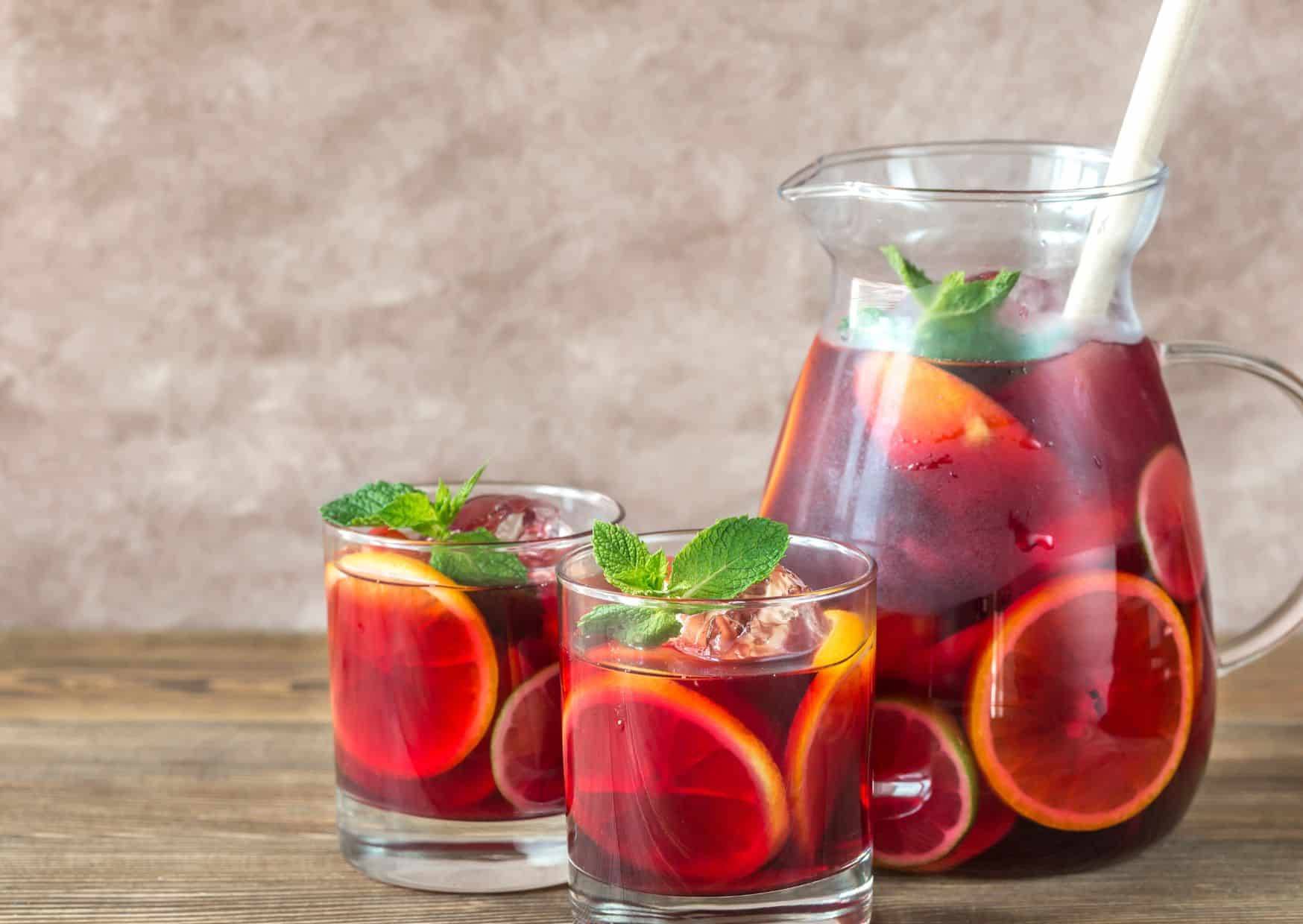 How Spaniards Make Sangria Without Turning It Into Fruit Punch 1 How To Make Spanish Sangria (Recipe Guide)
