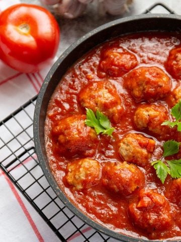 How To Make Spanish Meatballs (Recipe Guide)