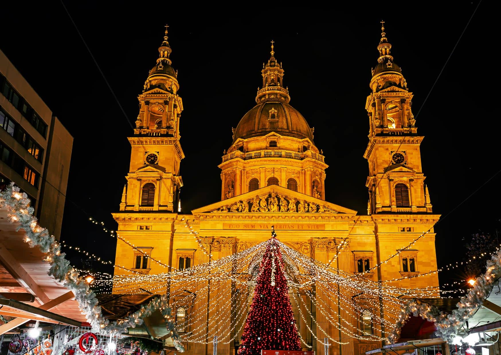 10 Bucket List European Christmas Markets 5 Budapest Christmas Market,