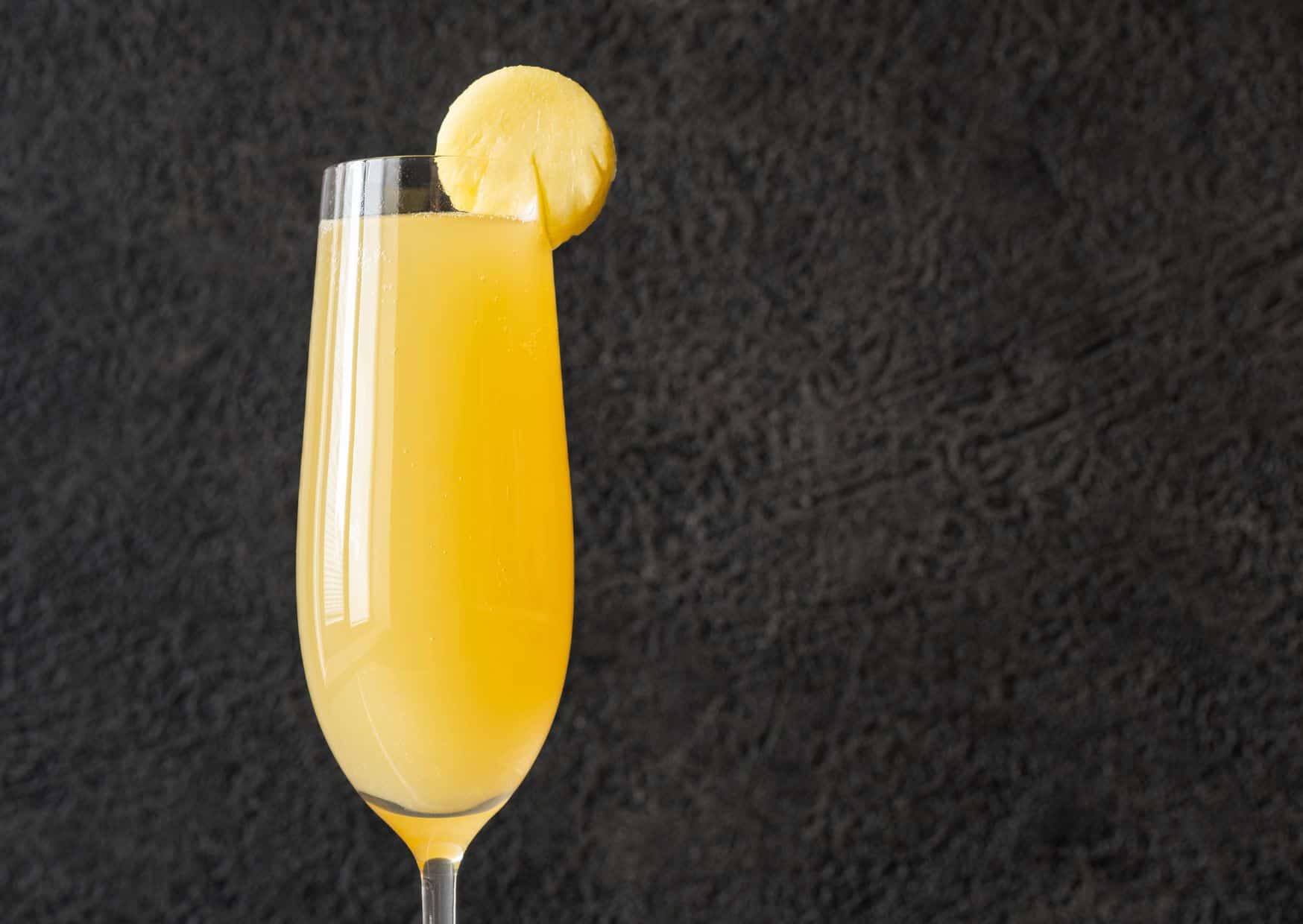 How to Make a Classic Mimosa Cocktail (Recipe Guide) 4 How to Make a Classic Mimosa Cocktail (Recipe Guide)