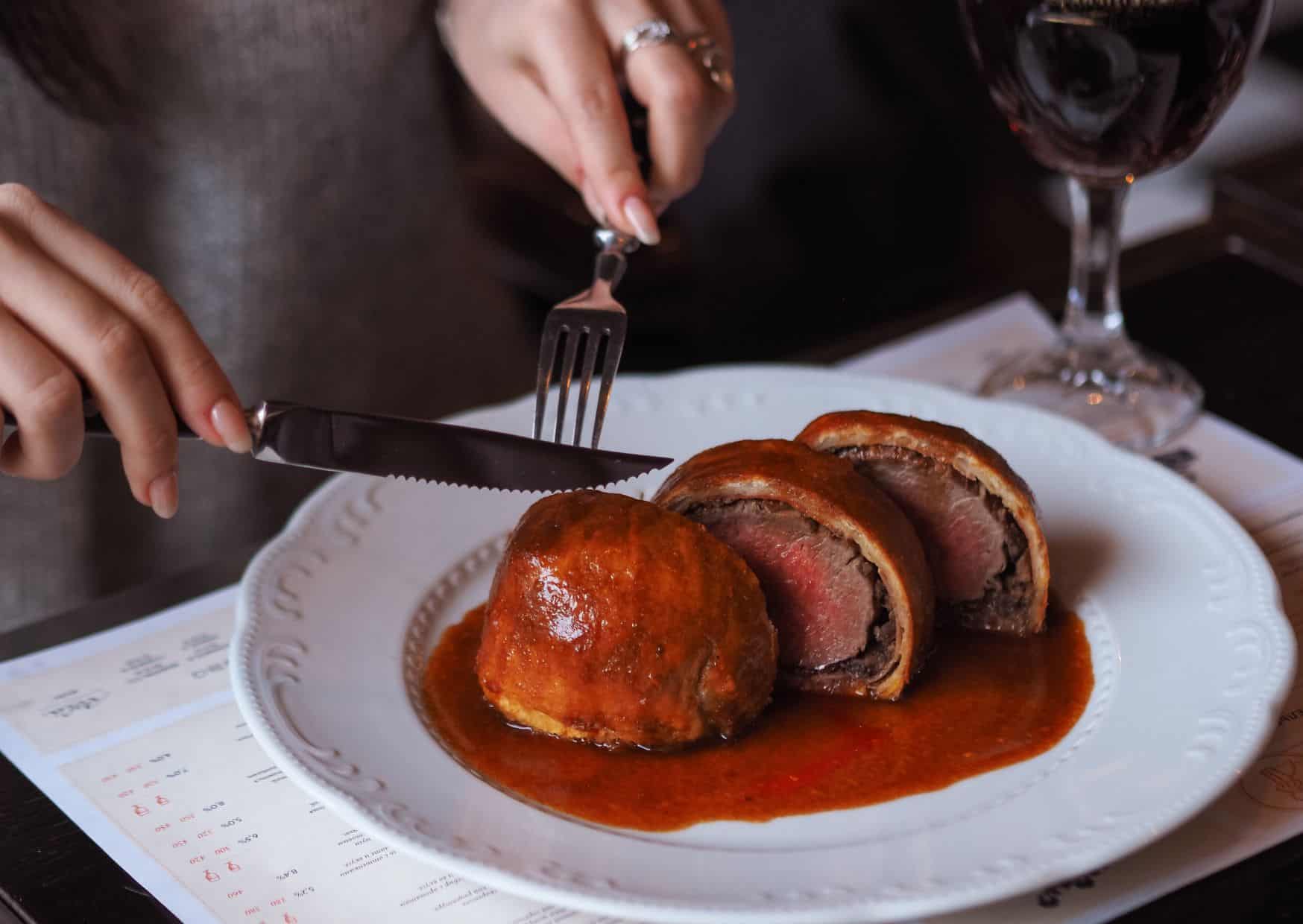 How to Make Beef Wellington Without Ruining It 5 How to Make Beef Wellington (Recipe Guide)