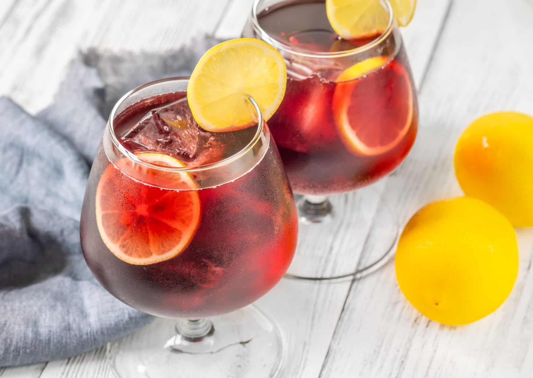 First Time Visiting Spain? Must-Try Food and Drinks In Spain 10 Rules About Tipping in Spain: Travel Guide
