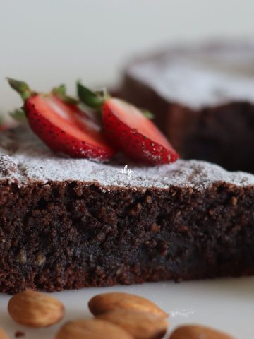 How to Make Italian Torta Caprese (Recipe Guide)