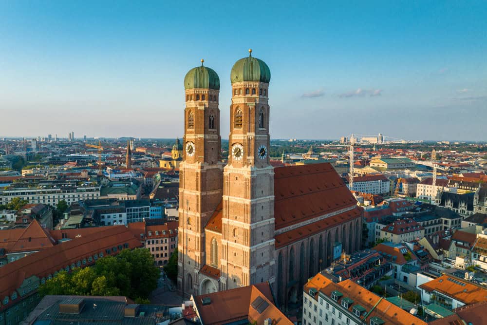 15 Places Where Not to Go in Europe And What to Visit Instead 25 13 Tourist Traps Europeans Never Visit Hofbrauhaus Munich