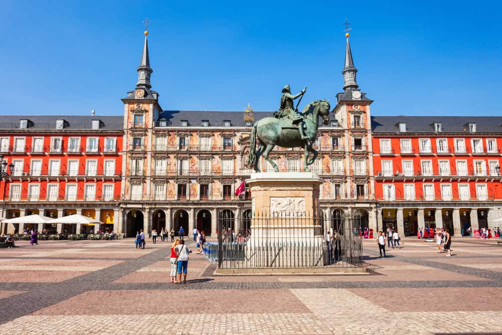 13 Tourist Traps Europeans Avoid—And the Secret Spots They Visit Instead 10 13 Tourist Traps Europeans Never Visit Plaza Mayor Madrid