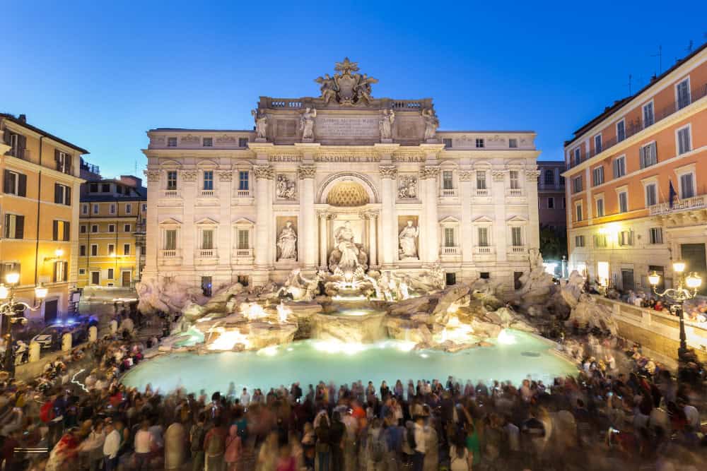 How to Behave at Famous Landmarks (Without Annoying the Locals) 9 13 Tourist Traps Europeans Never Visit Trevi Fountain Restaurant Rome