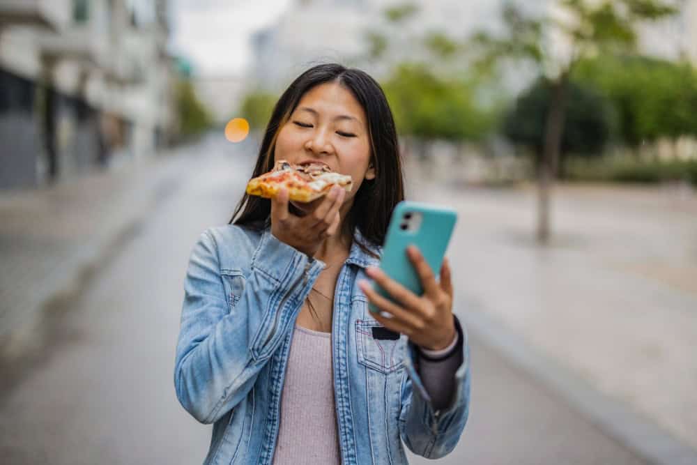 17 Normal American Behaviors That Feel Completely Wrong in Europe 8 17 American Habits That Make Europeans Cringe And What To Do Instead 8