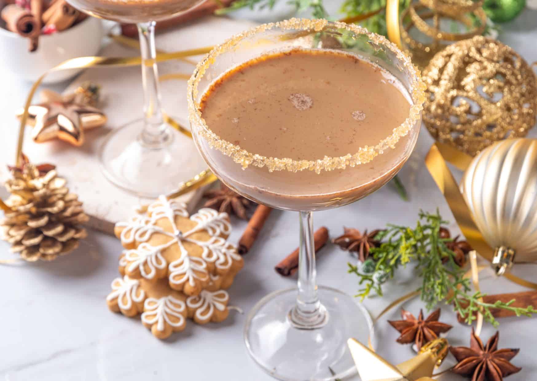 10 Best Holiday Cocktails For Cozy Nights, Big Dinners, And Late Parties 10 Gingerbread Martini