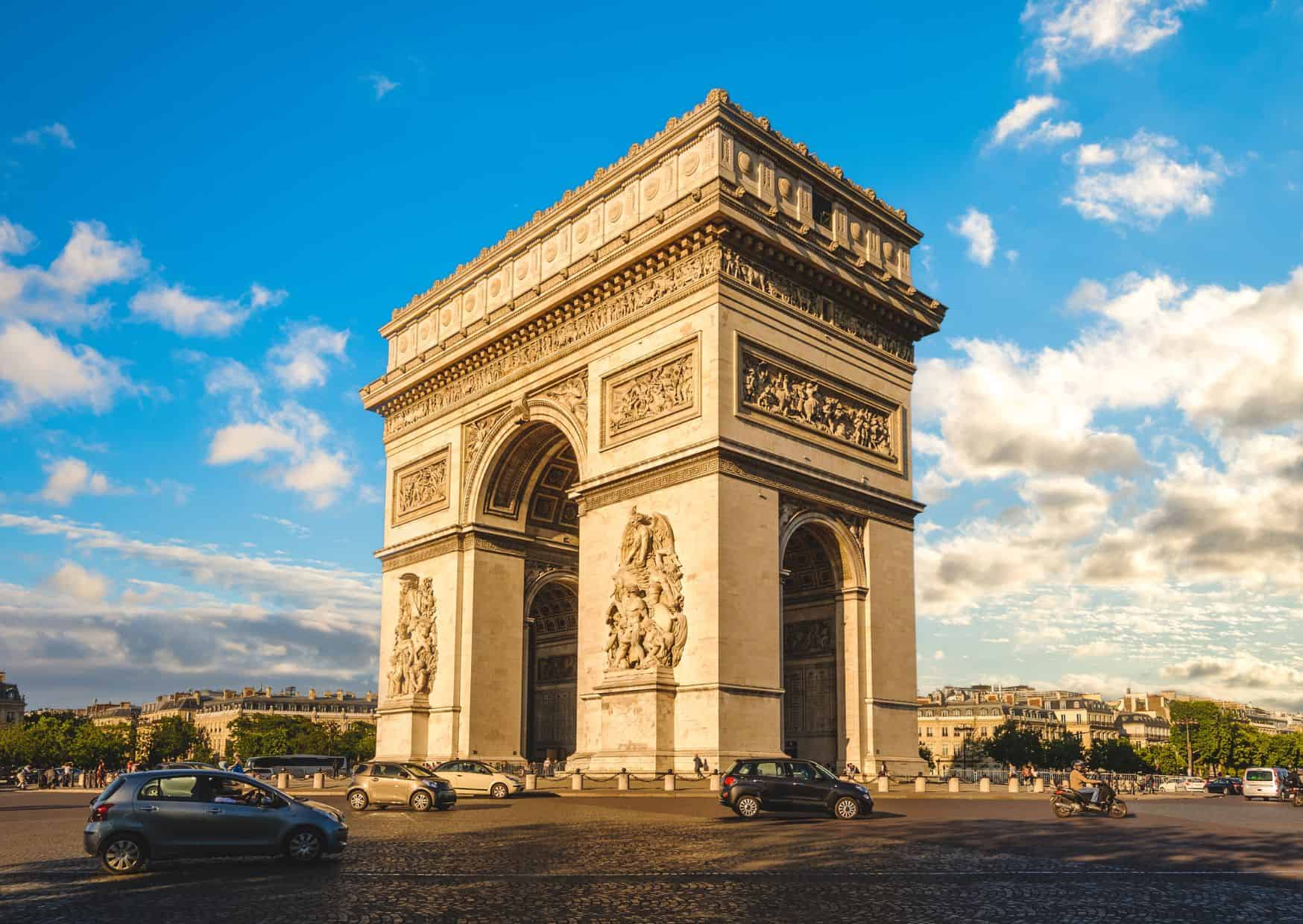 Visiting Paris for the First Time? The Honest Itinerary Locals Wish Tourists Would Follow 7 Don’t Do This in Paris: 15 Things Not to Do in Paris