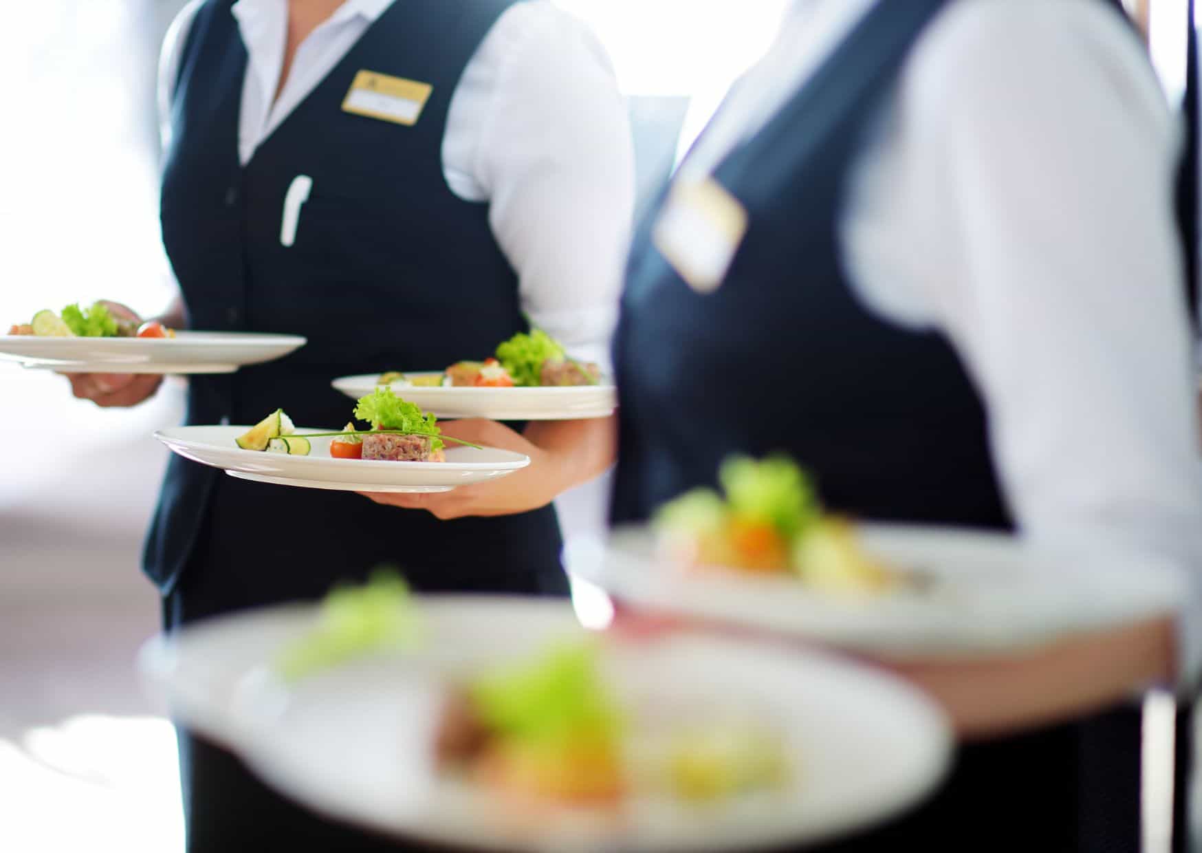 The 15 Restaurant Behaviors Americans Need to Stop Doing in Europe 5 15 'Rude' Restaurant Habits Americans Can't Stop Doing in Europe