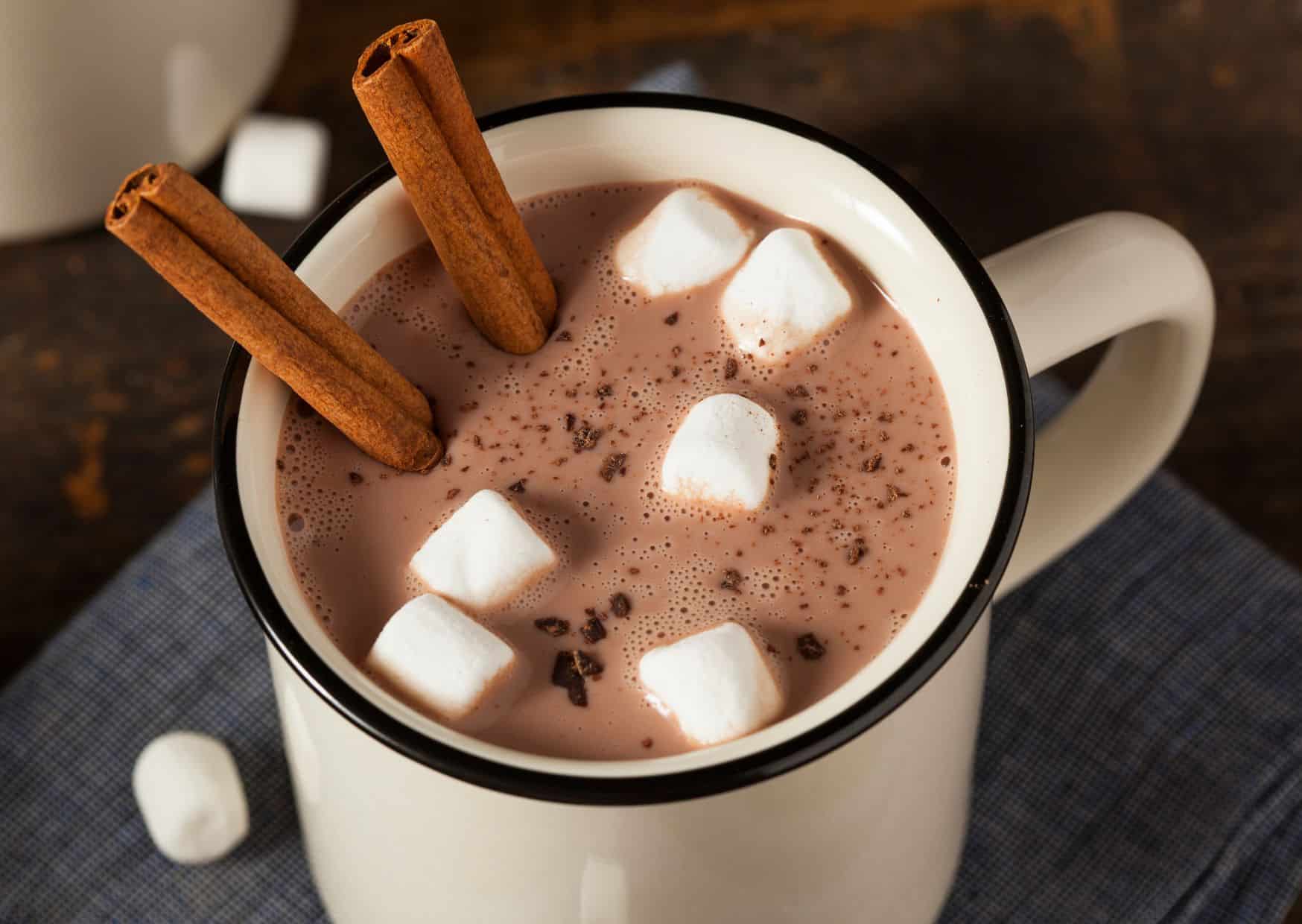 10 Best Holiday Cocktails For Cozy Nights, Big Dinners, And Late Parties 5 Spiked Hot Chocolate