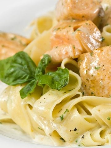 Most Popular Italian Foods: How to Make Tagliatelle al Salmone Salmon Sauce (Recipe Guide), Most Popular Italian Foods: How to Make Tagliatelle al Salmone Salmon Sauce (Recipe Guide)