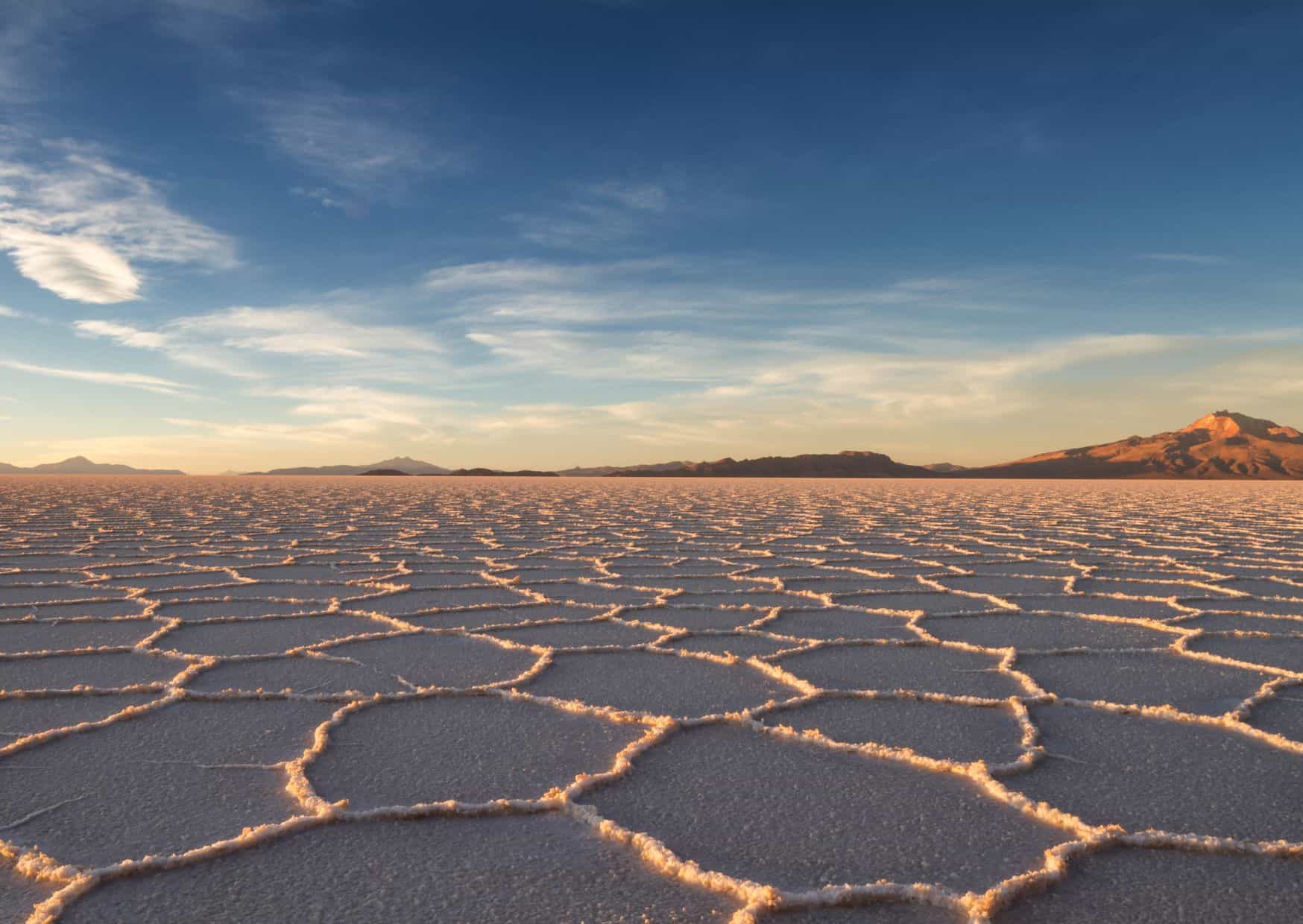 18 Hidden Places Around the World That Feel Fake (But Aren’t) 1 Uyuni salar