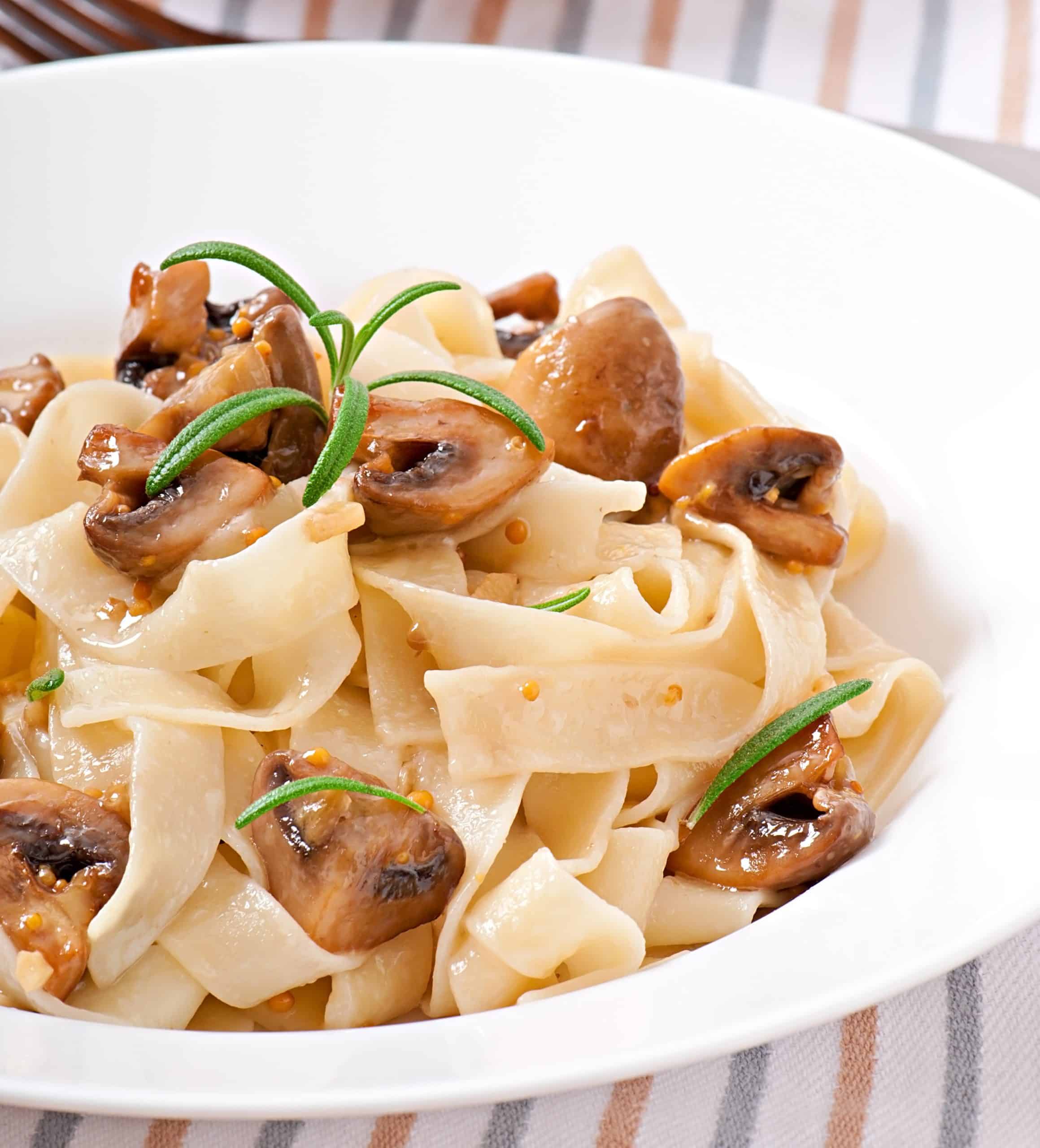 The 12 Meatless Recipes That Could Convert Even Serious Carnivores 5 Mushroom Stroganoff