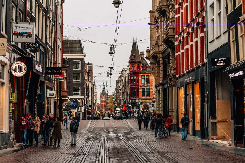 13 European Habits That Challenge Everything Americans Consider “Normal” 8 13 Normal European Things That Terrify Americans 2