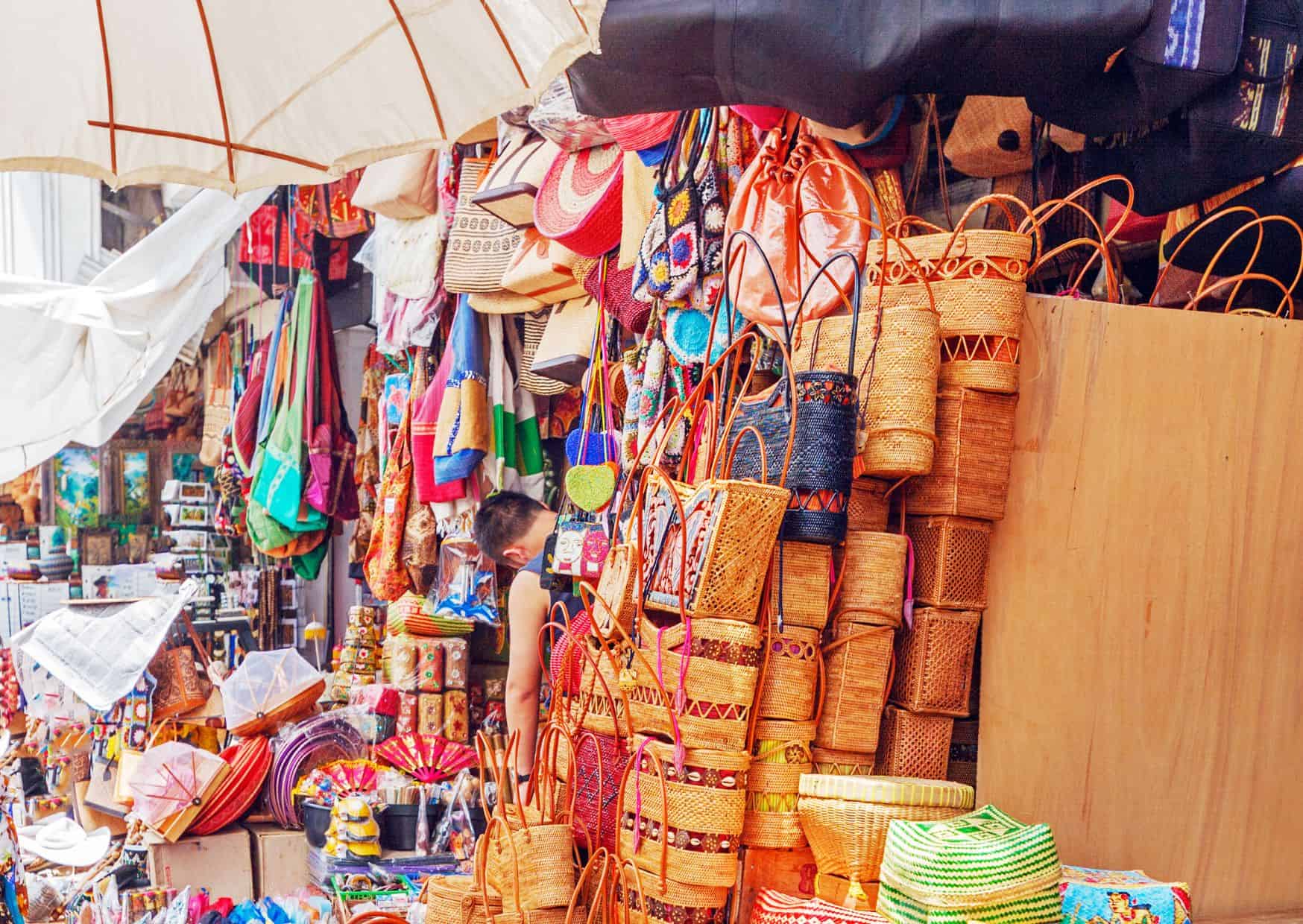 15 Popular Tourist Scams To Avoid In Asia And How To Avoid Them 2 15 Popular Tourist Scams To Avoid In Asia And how To Avoid Them