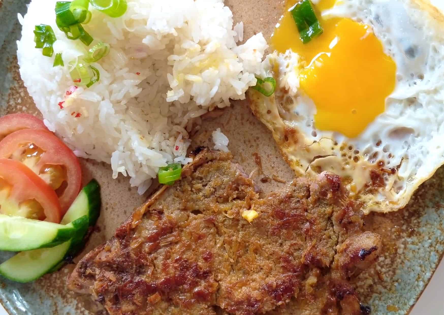 10 Vietnamese Dinners That Belong on Every Food Lover’s Bucket List 3 Cơm Tấm (Broken Rice)