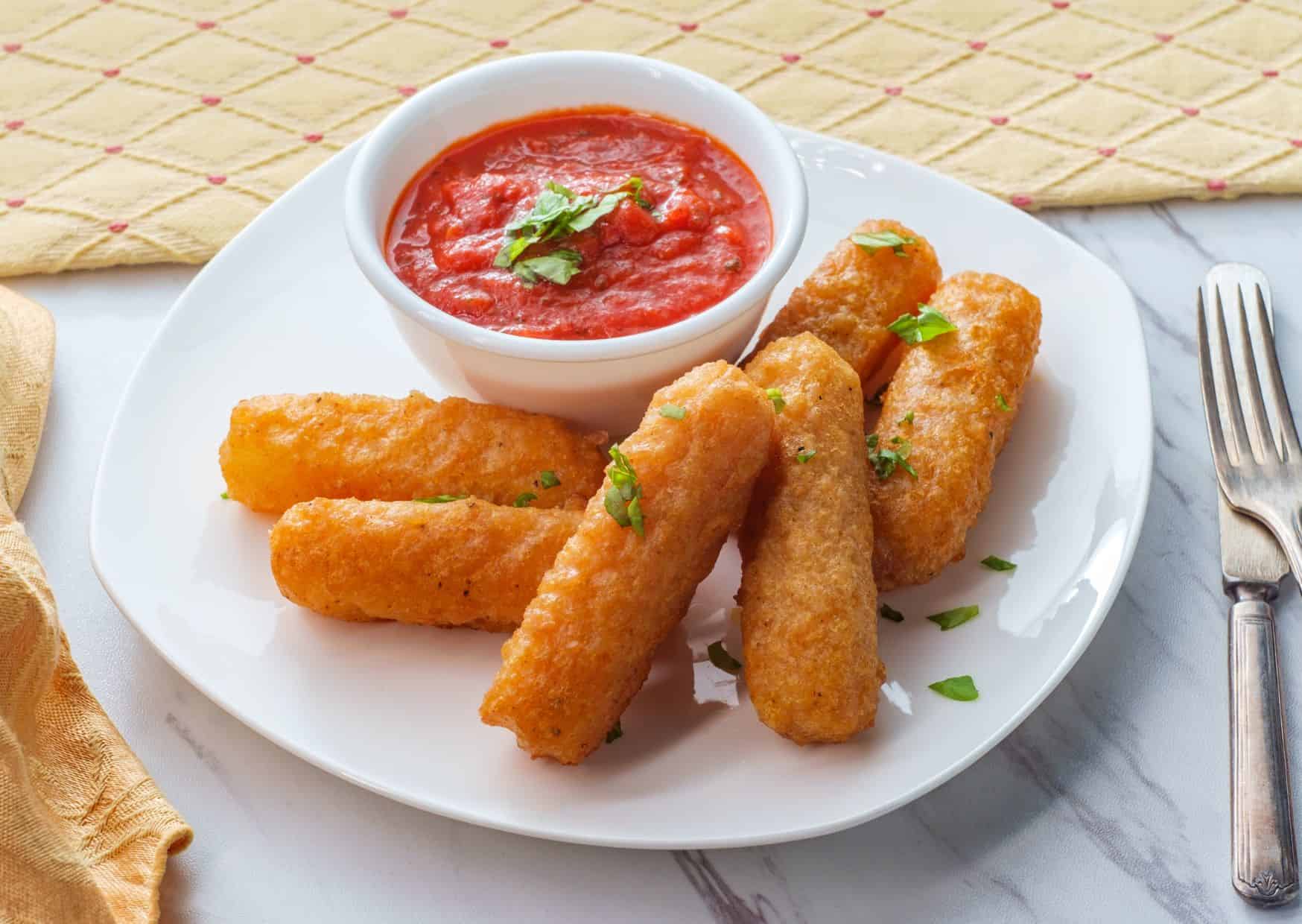 These 15 Italian Dishes Don’t Exist in Italy But Everyone Loves Them 11 Mozzarella Sticks