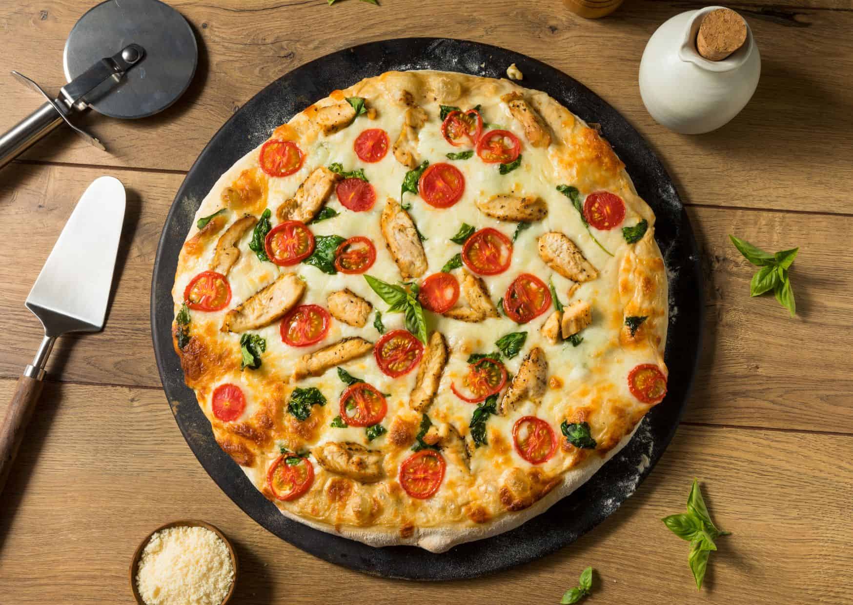 These 15 Italian Dishes Don’t Exist in Italy But Everyone Loves Them 15 Alfredo Pizza