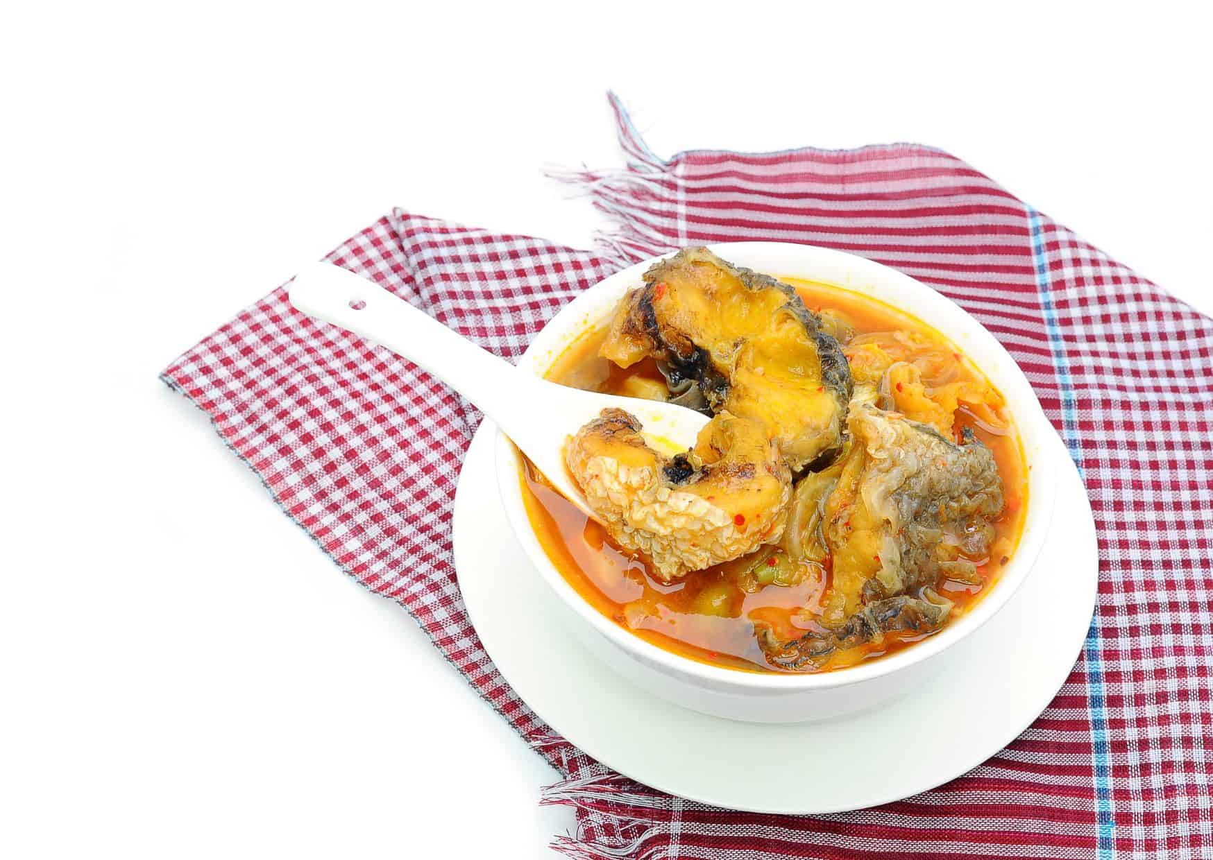 10 Most Popular Dinners in Thailand You Need to Try 10 Gaeng Som Sour Curry