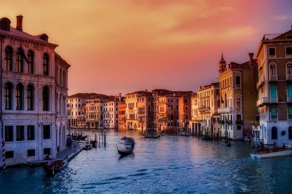 7 No-Go Zones in Europe And the Eye-Rolling Reasons Why 1 Why European Cities Are Banning These 13 'Tourist Habits'