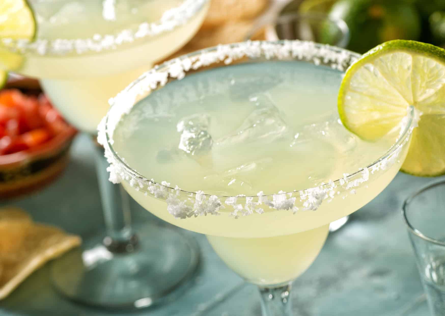 7 Things About Mexican Dining That Confuse American Tourists 7 7 Dining Shocks That Catch Americans Off Guard in
