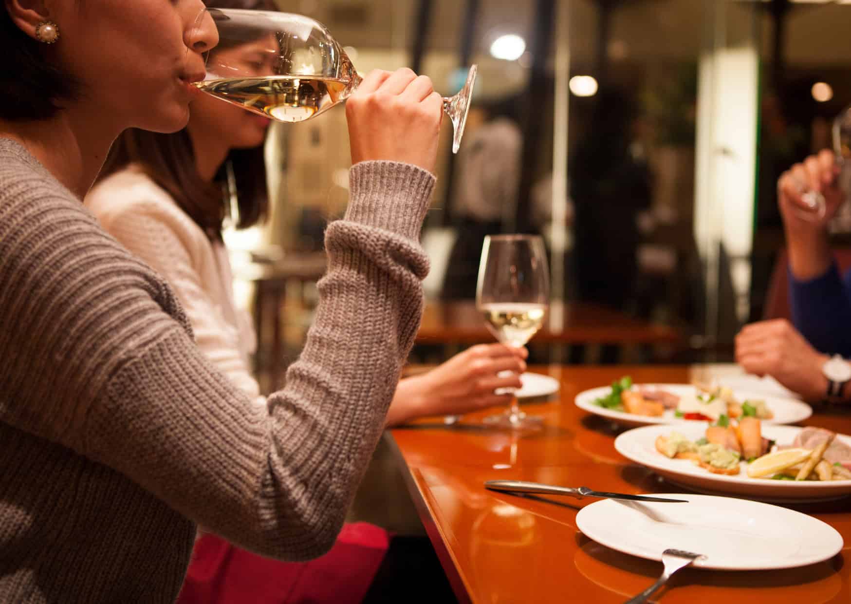 Americans Think These Habits Are Strange But Japan Thinks America Is the Strange One: 7 Normal Things in Japan That Feel Completely Bizarre to Americans 5 7 Japanese Social Rules That Completely Baffle American Tourists 3