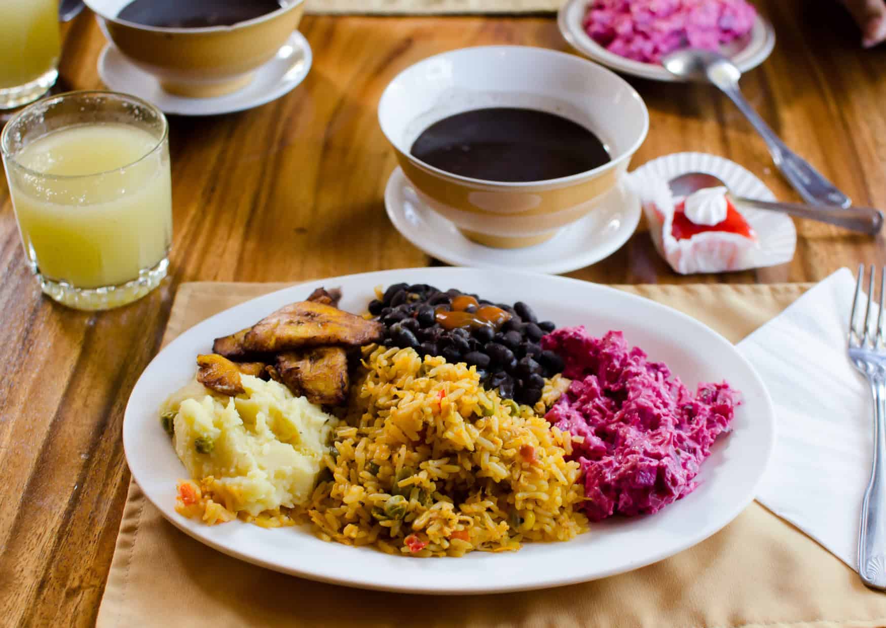 Tourists Are Ruining Costa Rica: 7 Tourist Behaviors That Are Making Costa Ricans Resent Visitors 4 7 Ways Youre Ruining Your Costa Rica Trip 6