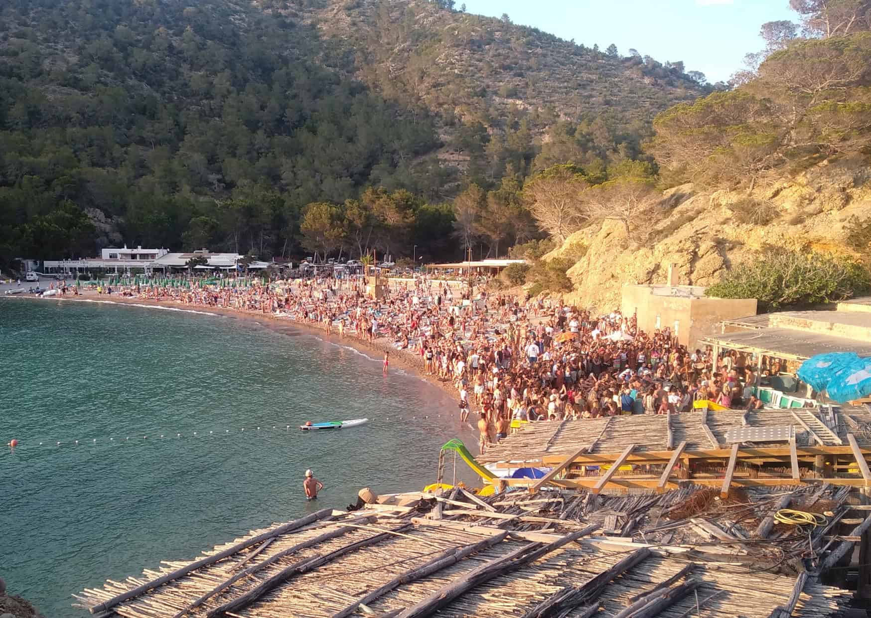 Traveling To Spain Soon? Stop These 8 Tourist Behaviors That Are Fueling Spain’s Overtourism Crisis 6 8 Tourist Behaviors That Are Fueling Spains Overtourism Crisis
