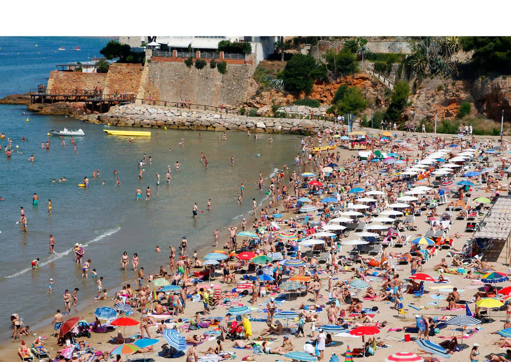 9 Beach Habits Europeans Consider Completely Normal But Americans Can’t Believe Them 2 9 European Beach Habits That Shock First Time Tourists 3