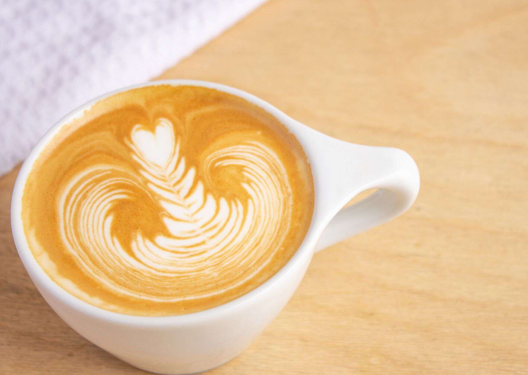 Avoid These 10 Common American Tourist Behaviors in the Mediterranean 4 What Europeans Think About Starbucks And Coffeeshops: Preferences and Cultural Insights