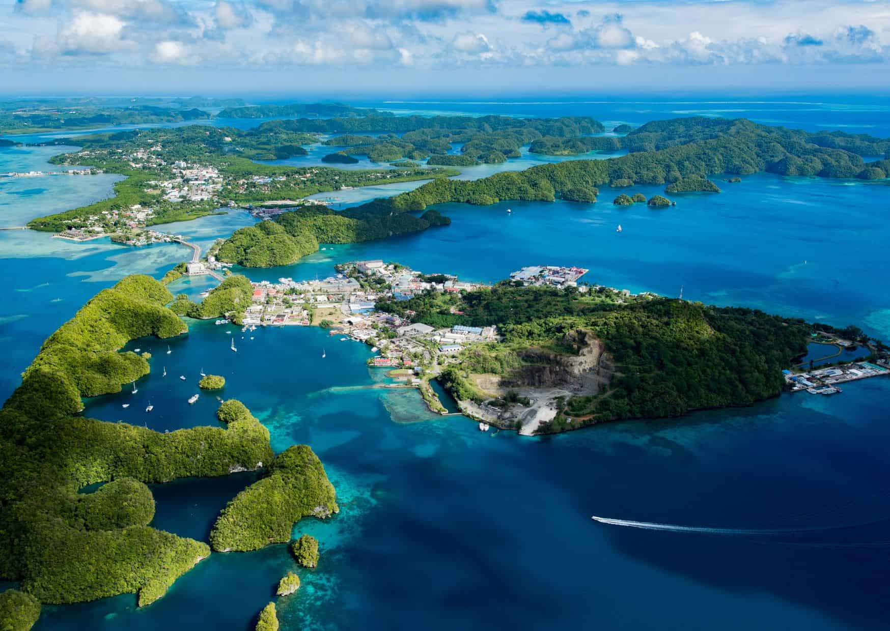 Where Can Americans Stay Longer Than 90 Days? 20 Countries Where Americans Can Stay for Up to a Year Without the Usual Visa Hassle 12 The Federated States of Micronesia