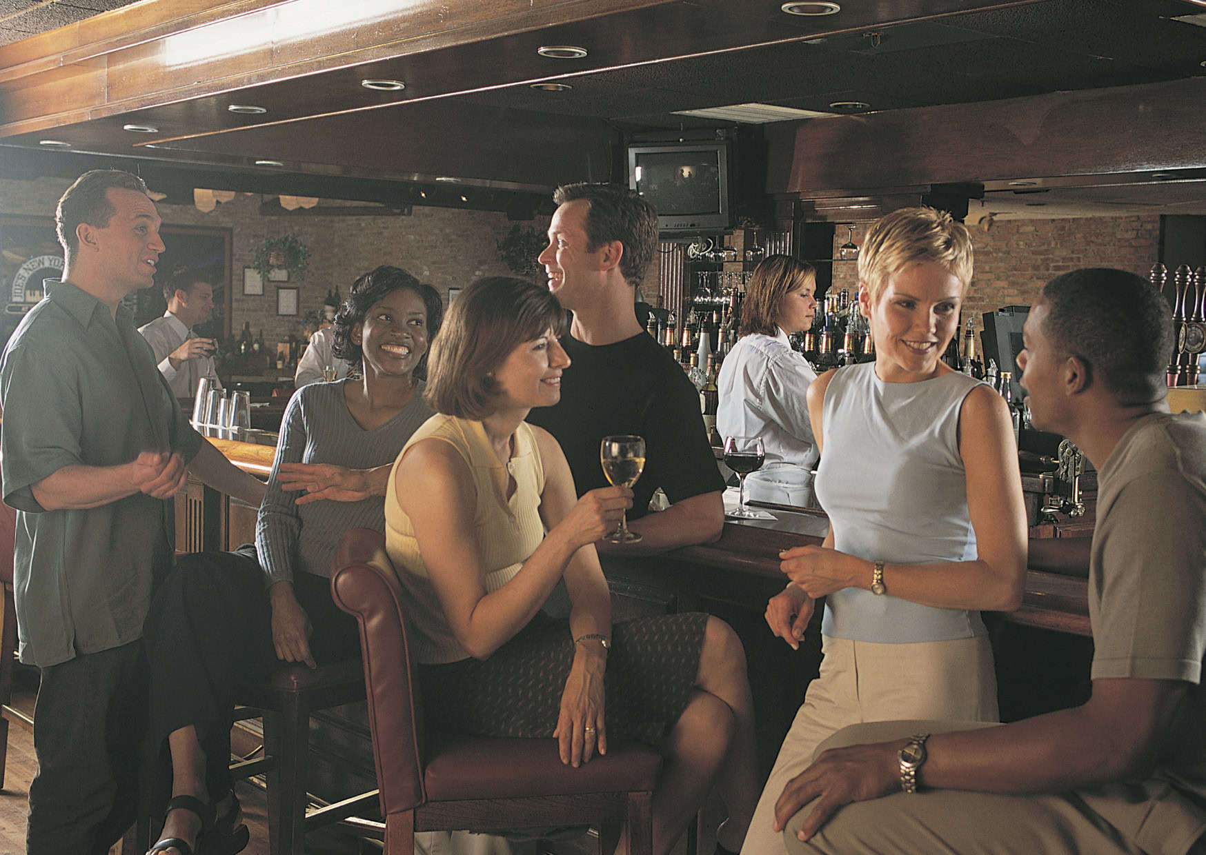 What Not to Do in Spanish Bars: The Unwritten Spanish Bar Rules Americans Break Without Even Realizing It 2 Unspoken Rules of Spanish Bars That Americans Always Break 2
