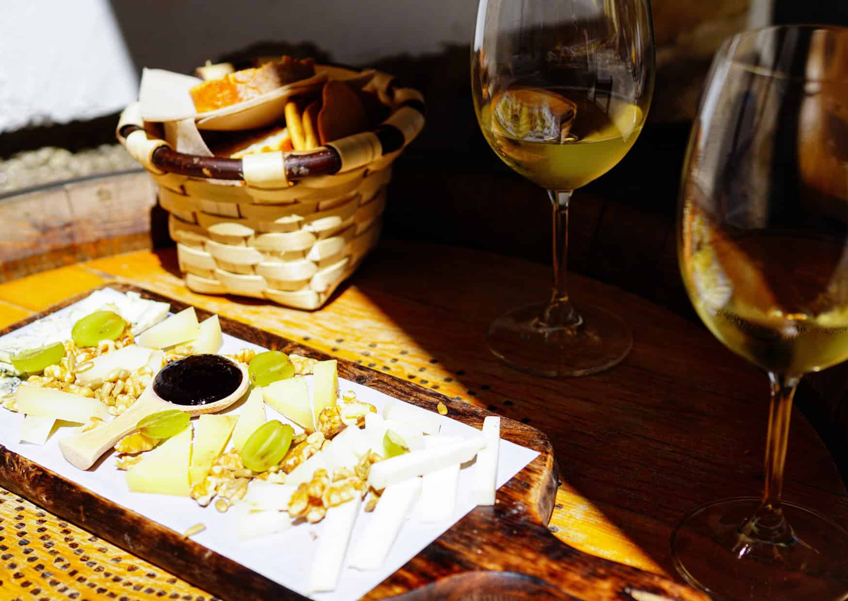 What Not to Do in Spanish Bars: The Unwritten Spanish Bar Rules Americans Break Without Even Realizing It 6 Unspoken Rules of Spanish Bars That Americans Always Break 5 1