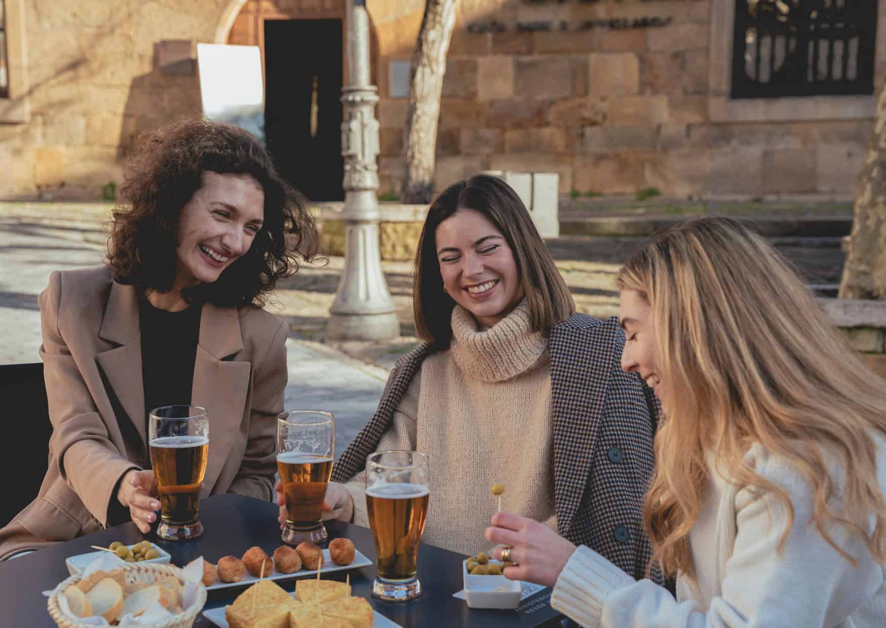 12 Spanish Etiquette Rules Americans Find Over-the-Top—But Locals Take Seriously 6 Unspoken Rules of Spanish Bars That Americans Always Break 7